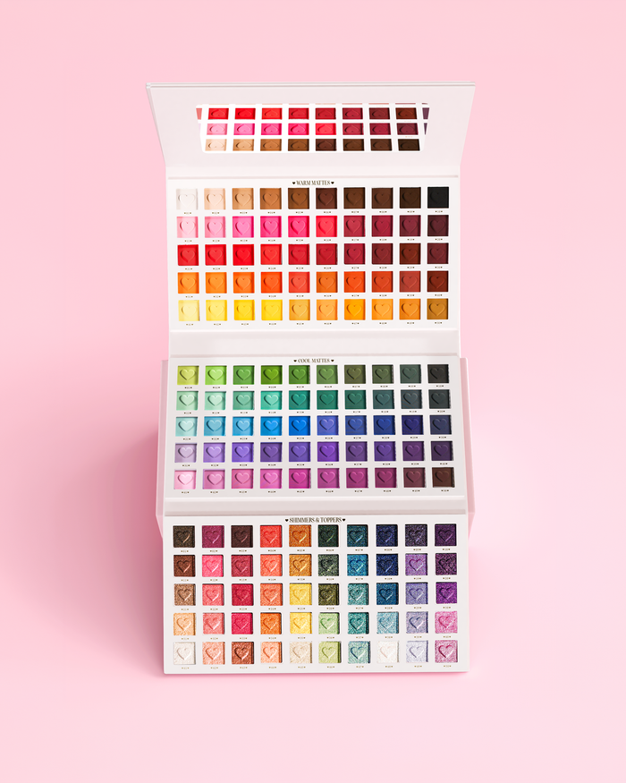 Caixa aberta da paleta de sombras arco-íris P.Louise Creative Comeback XXXL