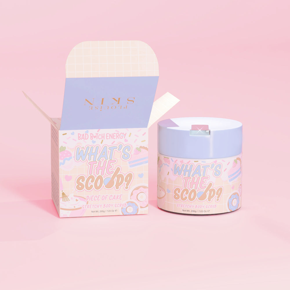 P.Louise 'Qual é o furo?' esfoliante corporal elástico com aroma de pedaço de bolo e embalagem com design de bolo em fundo rosa