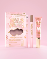Conjunto cosmético de sobrancelhas It's A Match, incluindo P.Louise Signature Blend Pen, Blade & Fade Brow Pencil e Brow Balm, embalados em caixas temáticas rosa e douradas com motivos de coração.
