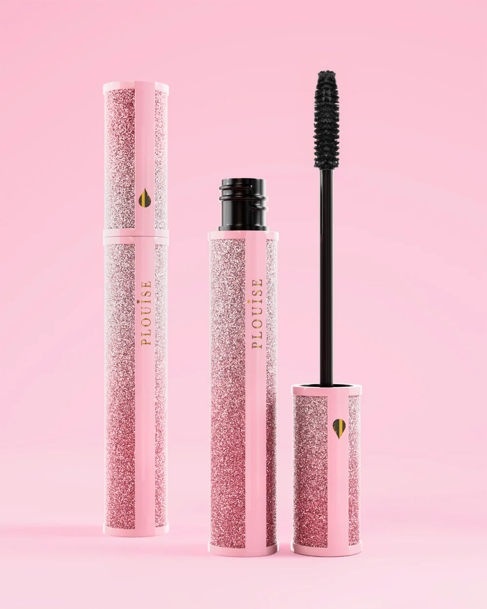 P.Louise Cry Baby Mascara con carcasa brillante sobre fondo rosa