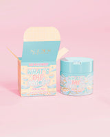 P.Louise 'Qual é o furo?' esfoliante corporal elástico com aroma de leite de cereal e embalagem com design de leite de cereal em fundo rosa