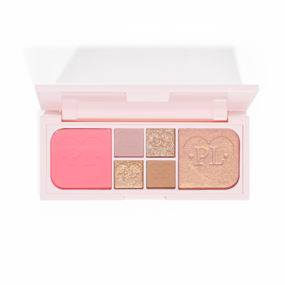 Uma imagem da Mini Paleta de Olhos e Rosto P.Louise Fluffy Fantasy apresentando foscos cremosos e brilhos amanteigados em uma variedade de tons rosa e neutros