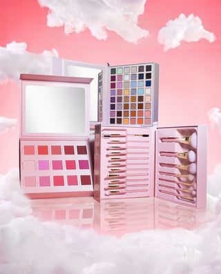 Manifiesta el set de maquillaje mágico