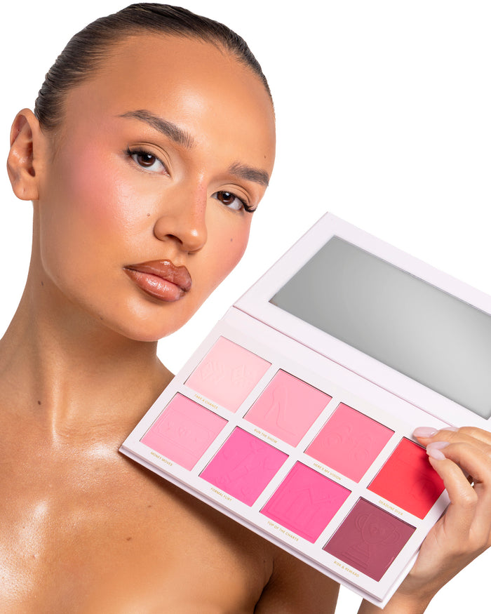 De volta aos negócios, criou uma paleta de blush diferente