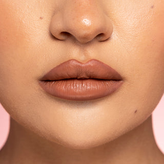 Base labial