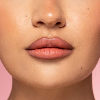 Base labial