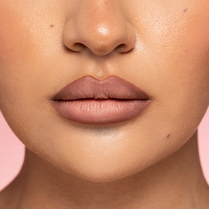 Base labial