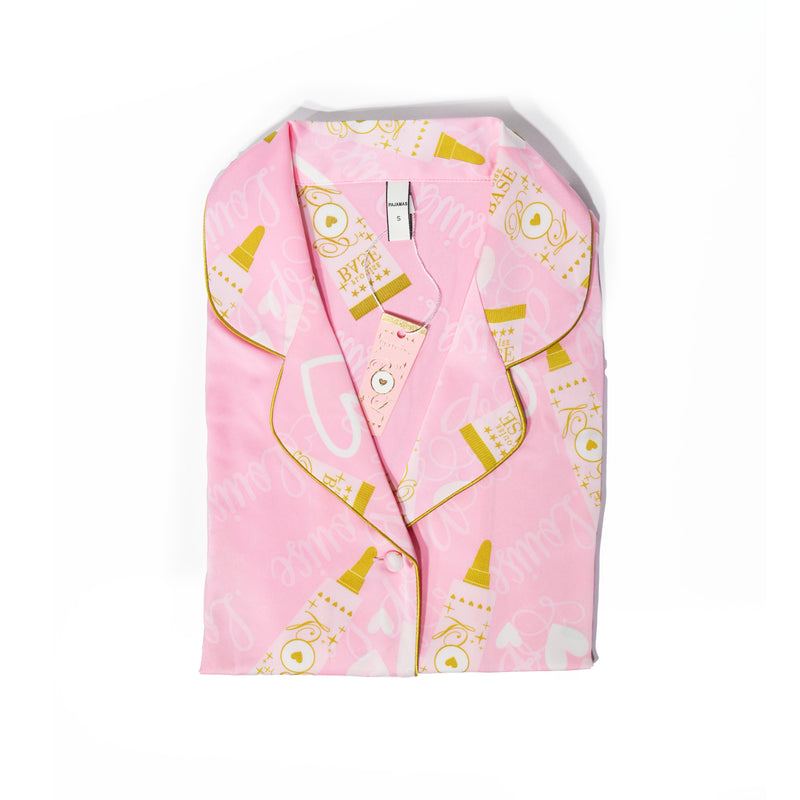 Pijama infantil P.Louise rosa com design dourado com tema base P.Louise